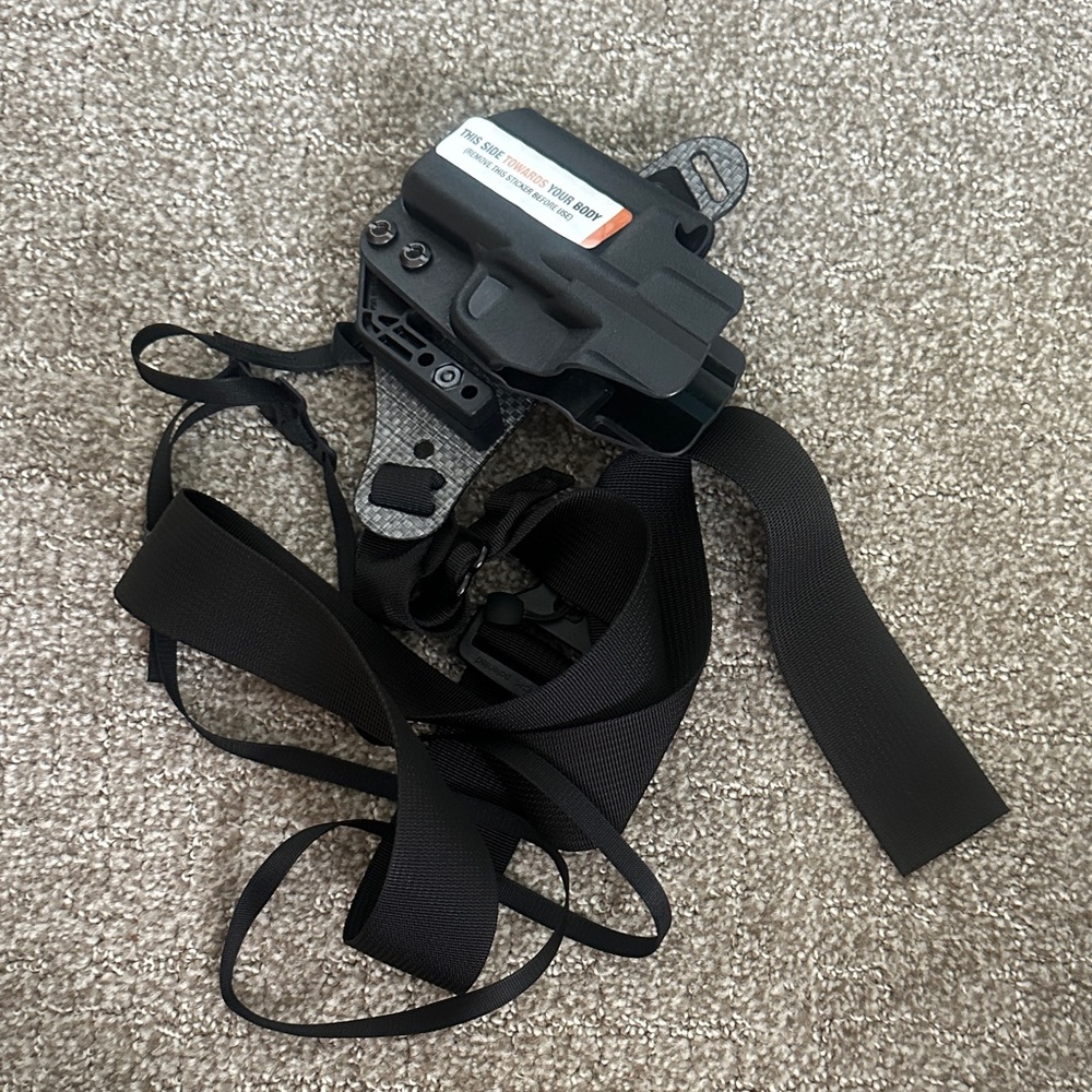 Black Holster with Conceal Strap - Picture 3 of 4